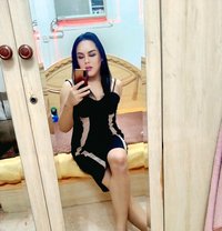 Ploy - Transsexual escort in Muscat