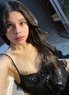 Ploysai - Transsexual escort in Abu Dhabi Photo 4 of 6