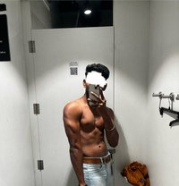 Pluto - Acompañantes masculino in Chennai