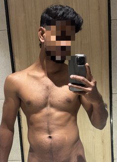 Pluto - Acompañantes masculino in Chennai Photo 3 of 5