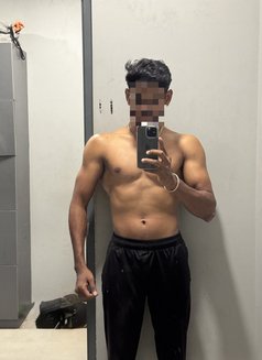 Pluto - Acompañantes masculino in Chennai Photo 4 of 5