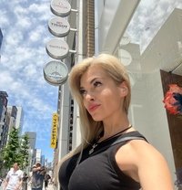 Sonya - puta in Tokyo