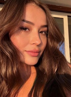 Polina - escort in Hamburg Photo 1 of 4