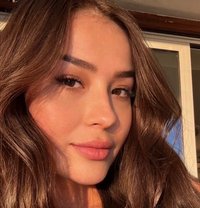 Polina - puta in Hamburg