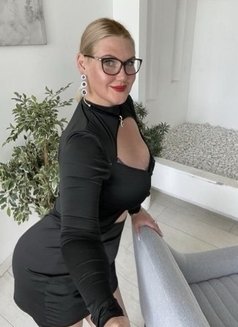 POLINA STRICT TEACHER ⛓️ - Dominadora in Dubai Photo 27 of 30