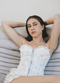 Polina - escort in Bangkok Photo 3 of 14