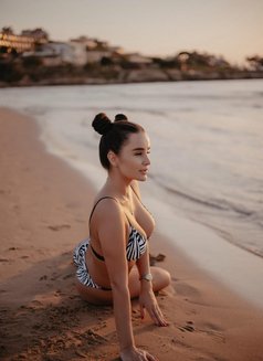 Polly Best Gfe - puta in Al Juffair Photo 3 of 14