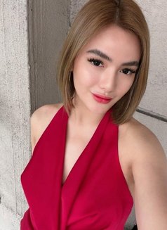 Polly - escort in Tokyo Photo 2 of 8