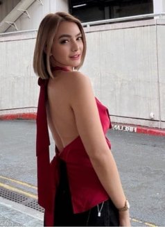 Polly - escort in Tokyo Photo 5 of 8