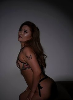 Polly - escort in Dubai Photo 6 of 12