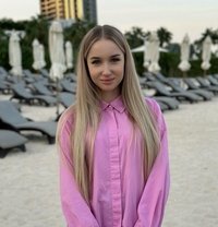 POLLY CUTE TEEN. 19 years - escort in Dubai Photo 2 of 11