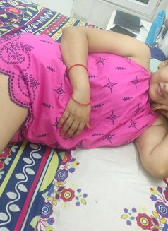 Pooja Aunty - escort in Noida Photo 2 of 6