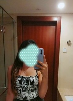 Pooja cam service available - escort in Colombo Photo 1 of 9