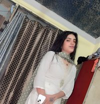 INDEPENDENT ESCORTS - puta in Noida Photo 1 of 12