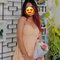 Pooja Delhi Cam Service - Dominadora in New Delhi Photo 2 of 4