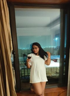 POOJA INDEPENDENT CAM SHOW REAL MEET - puta in Bangalore Photo 2 of 2