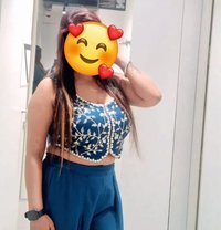 Independent house wife - puta in New Delhi