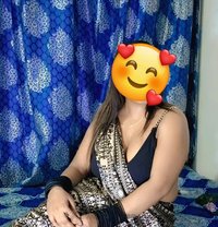 Independent house wife - puta in New Delhi