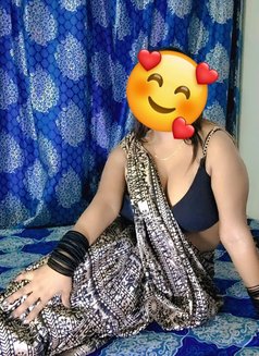 Independent house wife - puta in New Delhi Photo 5 of 18