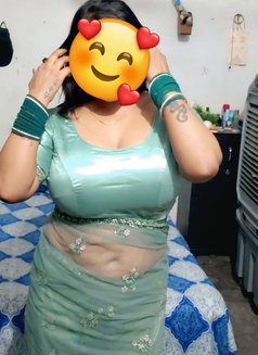 Independent house wife - puta in New Delhi Photo 6 of 18