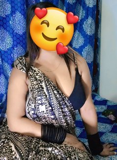 Independent house wife - puta in New Delhi Photo 14 of 18