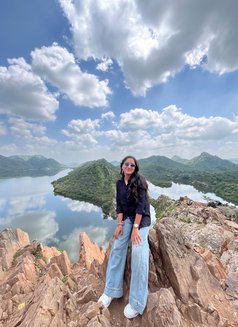 Pooja - escort in New Delhi Photo 1 of 2
