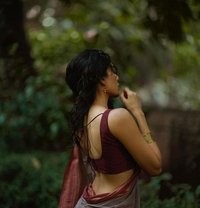 Pooja - escort in Ajmān