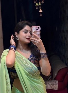 Pooja - escort in Candolim, Goa Photo 5 of 10