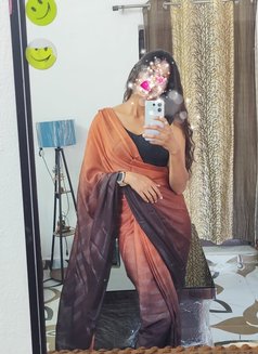100% club girl(cam show & sex chat) meet - Masajista in Kochi Photo 2 of 4