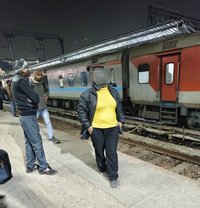 Pooja - puta in Noida