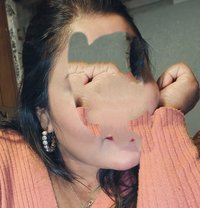 Pooja - puta in Noida