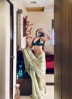 Pooja genuine - dominatrix in Kochi Photo 1 of 6