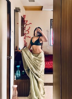 Pooja genuine - dominatrix in Kochi Photo 4 of 6