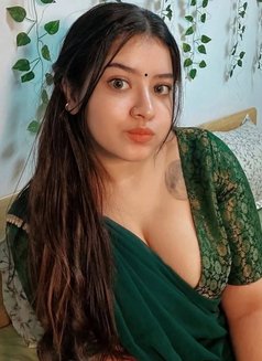 Pooja - escort in Mumbai Photo 2 of 4