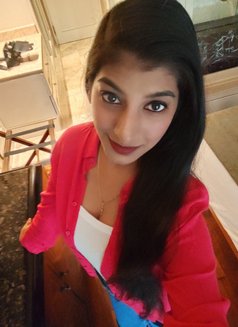 Pooja - puta in Mumbai Photo 6 of 6