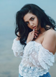 Pooja - puta in New Delhi Photo 2 of 2