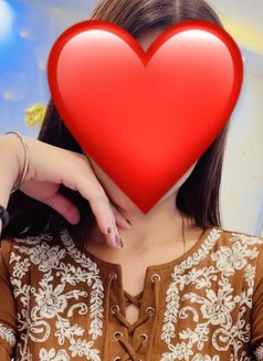 Pooja - escort in Noida Photo 3 of 7