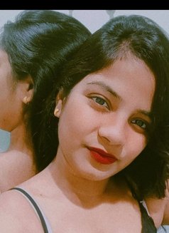 Pooja Kaur - puta in Bangalore Photo 1 of 1