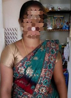Pooja Real Meet and Cam Show - puta in Chennai Photo 2 of 3