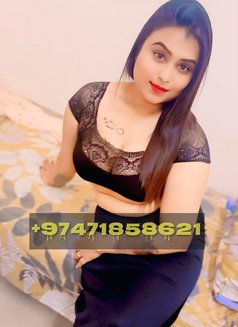 Pooja Roy - puta in Doha Photo 1 of 5