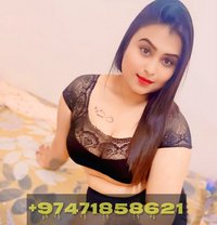 Pooja Roy - puta in Doha Photo 1 of 5