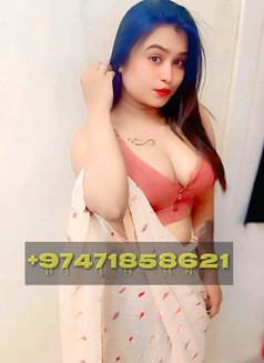 Pooja Roy - puta in Doha Photo 2 of 5