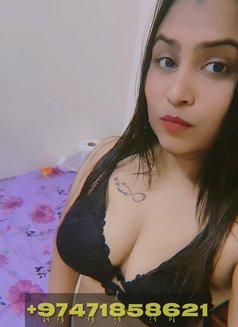 Pooja Roy - puta in Doha Photo 3 of 5