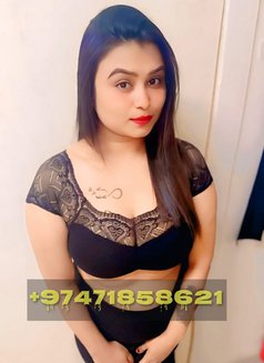 Pooja Roy - puta in Doha Photo 4 of 5