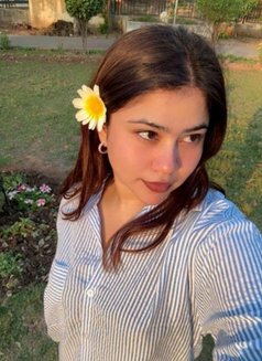 Pooja Sharma Independent Girl - puta in New Delhi Photo 4 of 4