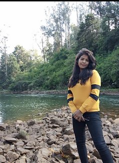 Pooja Sharma - puta in Bangalore Photo 1 of 2