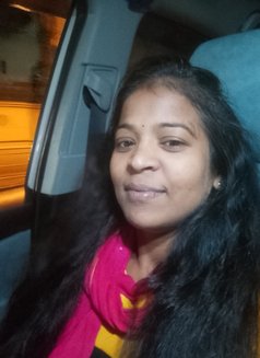 Pooja Sharma - puta in Bangalore Photo 2 of 2