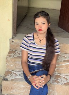 Pooja Singh - puta in Bangalore Photo 1 of 4