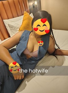 Pooja Thehotwife - puta in Chandigarh Photo 3 of 3
