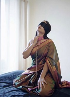 Pooja496 - Transsexual dominatrix in Kolkata Photo 9 of 9